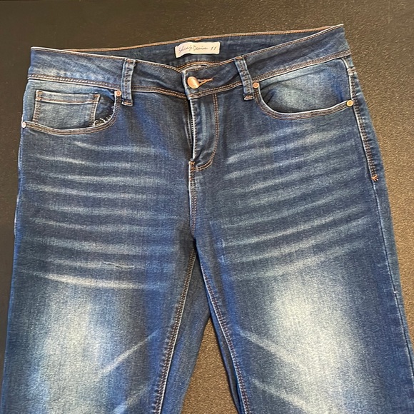 Dark wash bootcut jeans size 11! - Picture 1 of 8